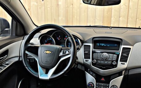 Chevrolet Cruze II, 2011 год, 970 000 рублей, 10 фотография