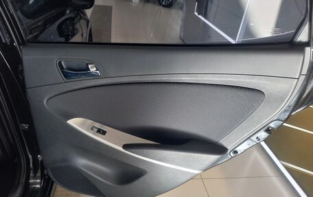 Hyundai Solaris II рестайлинг, 2013 год, 896 000 рублей, 39 фотография