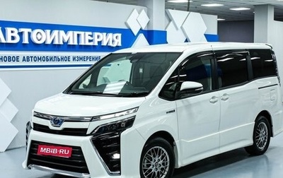 Toyota Voxy III, 2017 год, 2 498 000 рублей, 1 фотография