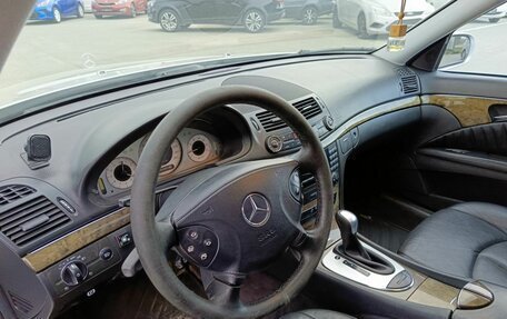 Mercedes-Benz E-Класс, 2005 год, 879 000 рублей, 9 фотография