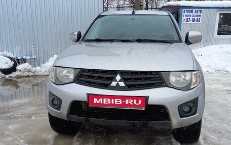 Mitsubishi L200 IV рестайлинг, 2013 год, 1 347 000 рублей, 2 фотография