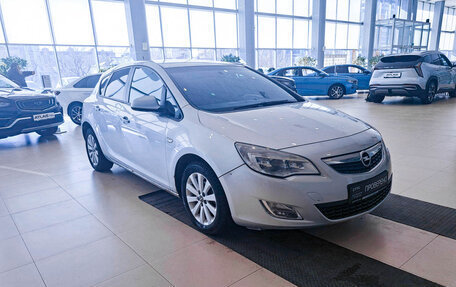 Opel Astra J, 2011 год, 797 000 рублей, 3 фотография