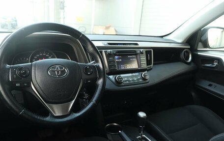 Toyota RAV4, 2013 год, 2 143 000 рублей, 10 фотография