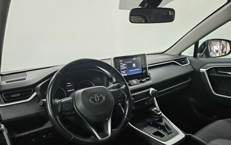 Toyota RAV4, 2020 год, 2 630 000 рублей, 11 фотография