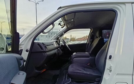 Toyota HiAce H200, 2015 год, 3 300 000 рублей, 13 фотография
