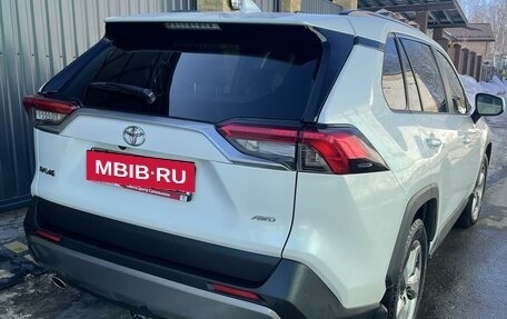 Toyota RAV4, 2021 год, 5 200 000 рублей, 12 фотография