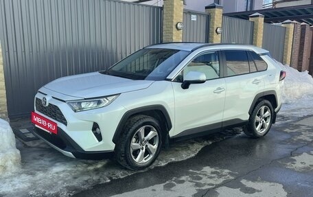 Toyota RAV4, 2021 год, 5 200 000 рублей, 3 фотография