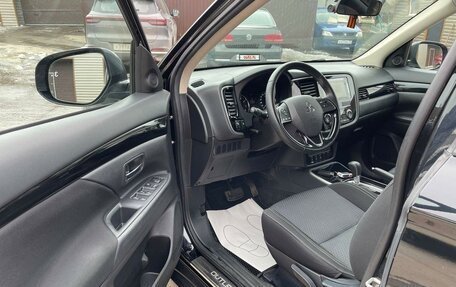 Mitsubishi Outlander III рестайлинг 3, 2019 год, 2 750 000 рублей, 7 фотография