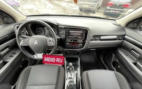 Mitsubishi Outlander III рестайлинг 3, 2019 год, 2 750 000 рублей, 8 фотография