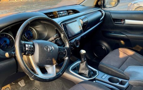Toyota Hilux VIII, 2017 год, 3 500 000 рублей, 6 фотография