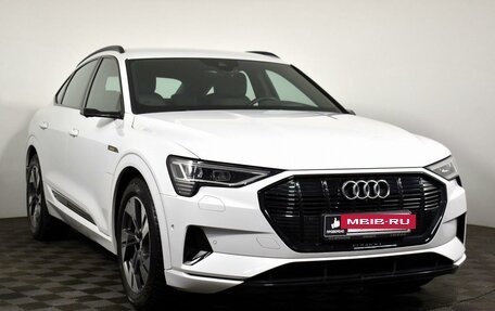 Audi e-tron I, 2020 год, 5 400 000 рублей, 3 фотография