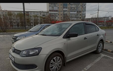 Volkswagen Polo VI (EU Market), 2010 год, 700 000 рублей, 3 фотография