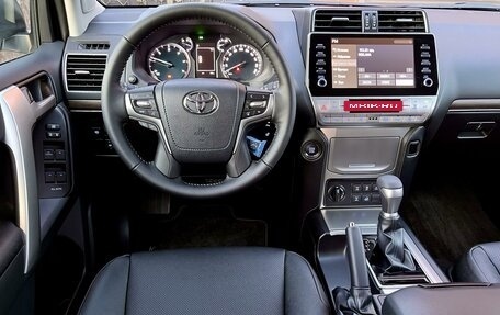 Toyota Land Cruiser Prado 150 рестайлинг 2, 2022 год, 9 100 000 рублей, 11 фотография