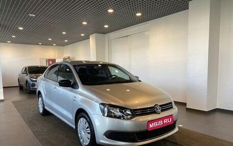 Volkswagen Polo VI (EU Market), 2013 год, 1 000 000 рублей, 1 фотография