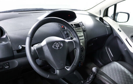 Toyota Yaris III рестайлинг, 2009 год, 765 000 рублей, 14 фотография
