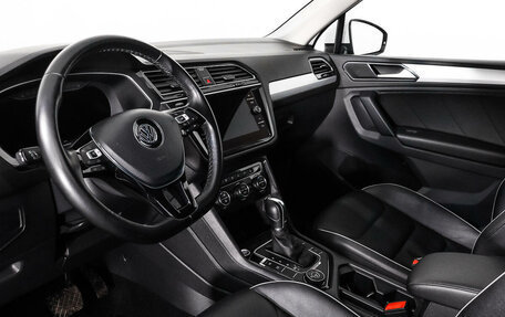 Volkswagen Tiguan II, 2018 год, 3 337 000 рублей, 9 фотография