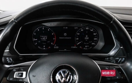Volkswagen Tiguan II, 2018 год, 3 337 000 рублей, 18 фотография