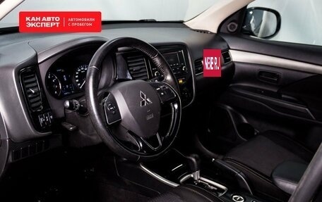 Mitsubishi Outlander III рестайлинг 3, 2018 год, 2 257 000 рублей, 5 фотография