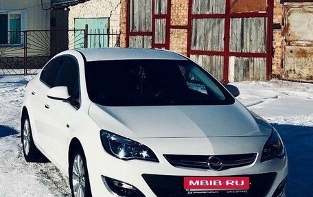 Opel Astra J, 2013 год, 1 250 000 рублей, 14 фотография