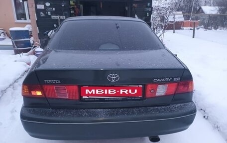 Toyota Camry, 2000 год, 450 000 рублей, 3 фотография