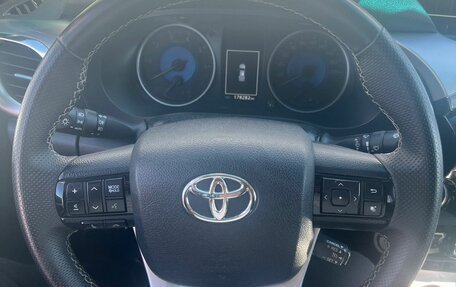 Toyota Hilux VIII, 2017 год, 3 645 000 рублей, 9 фотография