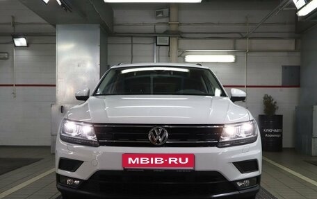 Volkswagen Tiguan II, 2020 год, 3 030 000 рублей, 2 фотография