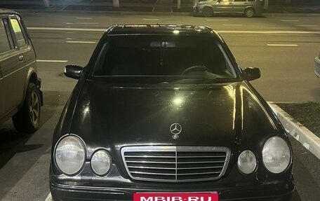 Mercedes-Benz E-Класс, 2001 год, 920 000 рублей, 2 фотография