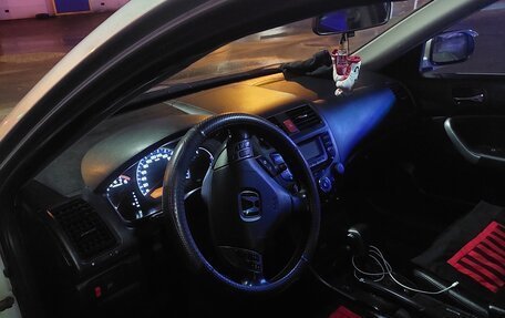 Honda Accord VII рестайлинг, 2004 год, 750 000 рублей, 2 фотография