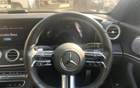 Mercedes-Benz E-Класс, 2020 год, 2 500 000 рублей, 12 фотография