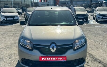 Renault Logan II, 2018 год, 635 000 рублей, 2 фотография
