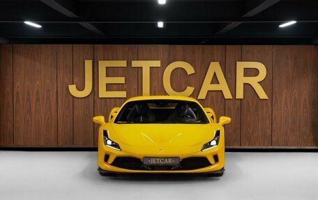 Ferrari F8, 2021 год, 35 000 000 рублей, 3 фотография
