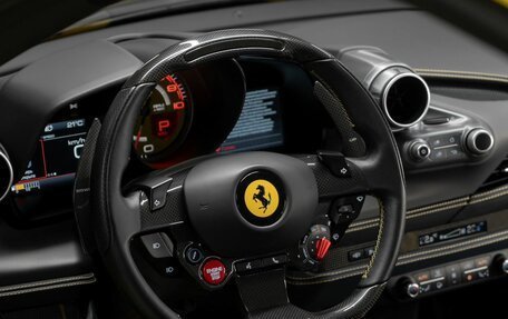 Ferrari F8, 2021 год, 35 000 000 рублей, 26 фотография