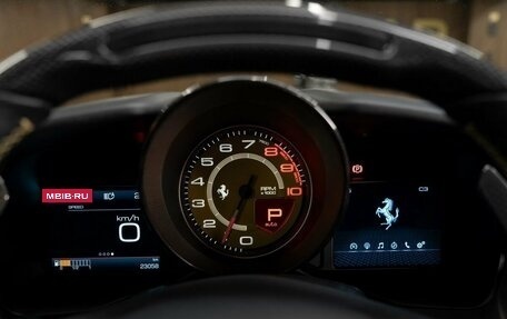 Ferrari F8, 2021 год, 35 000 000 рублей, 33 фотография