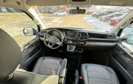 Volkswagen Multivan T6 рестайлинг, 2020 год, 6 500 000 рублей, 10 фотография