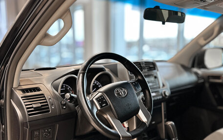 Toyota Land Cruiser Prado 150 рестайлинг 2, 2013 год, 2 930 000 рублей, 10 фотография