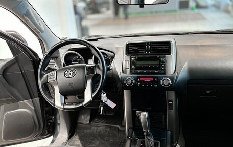 Toyota Land Cruiser Prado 150 рестайлинг 2, 2013 год, 2 930 000 рублей, 11 фотография