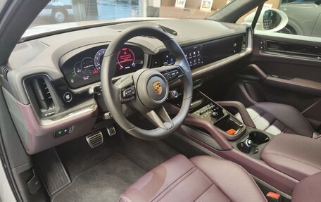 Porsche Cayenne III, 2024 год, 24 490 000 рублей, 14 фотография