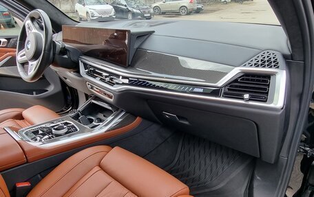 BMW X7, 2022 год, 20 000 000 рублей, 13 фотография