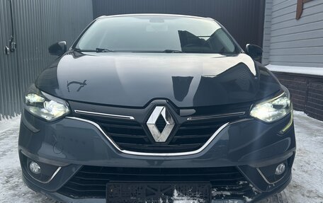 Renault Megane IV, 2018 год, 1 820 000 рублей, 2 фотография