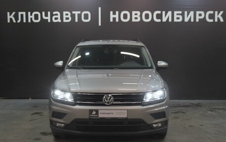 Volkswagen Tiguan II, 2020 год, 2 890 000 рублей, 2 фотография