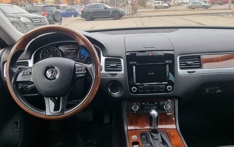 Volkswagen Touareg III, 2011 год, 2 400 000 рублей, 11 фотография