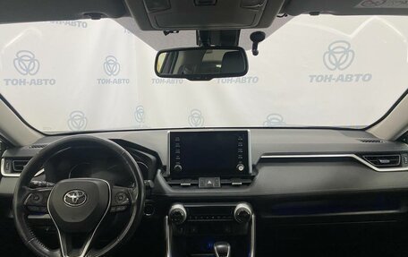 Toyota RAV4, 2019 год, 2 840 000 рублей, 14 фотография