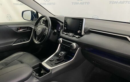 Toyota RAV4, 2019 год, 2 840 000 рублей, 15 фотография