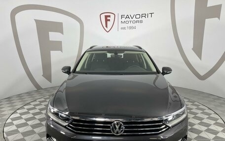 Volkswagen Passat B8 рестайлинг, 2018 год, 3 100 000 рублей, 2 фотография