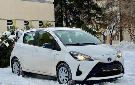 Toyota Yaris III рестайлинг, 2017 год, 1 600 000 рублей, 4 фотография