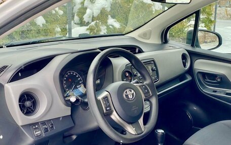 Toyota Yaris III рестайлинг, 2017 год, 1 600 000 рублей, 12 фотография