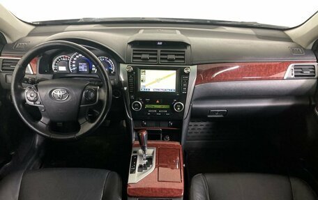 Toyota Camry, 2012 год, 1 649 000 рублей, 10 фотография