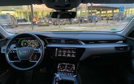 Audi e-tron I, 2019 год, 5 900 000 рублей, 21 фотография