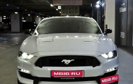 Ford Mustang VI рестайлинг, 2021 год, 2 100 000 рублей, 2 фотография