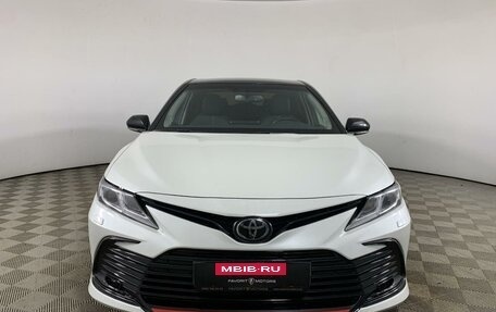 Toyota Camry, 2021 год, 3 900 000 рублей, 2 фотография